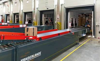 Термінал «Нової пошти» сортує до 50 000 посилок на годину. Що відбувається з посилкою у надрах найсучаснішого логістичного центру України /Фото 4