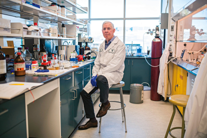 Иэн Маклахлан совершил прорыв, без которого Pfizer и Moderna не смогли бы создать вакцины против COVID-19. Как ученый остался без прав на свои разработки и огромного вознаграждения /Фото 4