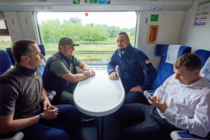 Война стоит «Укрзализныце» до 3 млрд грн ежемесячно. Как не остановиться под российскими обстрелами, потеряв больше половины доходов. Большое интервью с Александром Камышиным /Фото 2