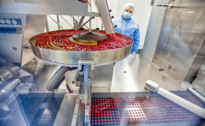 Как изготавливают лекарства. Фоторепортаж с инновационного цеха фармкомпании «Фармак» /Фото 4