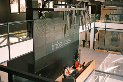 IT-компанія Intellias спробувала зміксувати простір, де народжується не тільки код, але й творчість. Що у неї вийшло /Фото 2