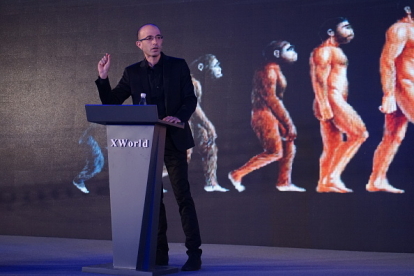 Путін хотів зробити Росію великою, а зробить провінцією Китайської імперії. Юваль Ной Харарі про те, як війна в Україні змінить світ /Фото 1