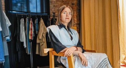 Лілія виросла в родині, де три покоління чоловіків за материнською лінією були кравцями: прадідусь, дідусь і дядько. Каже, що бажання шити у неї з дитинства. /Фото Артем Галкін