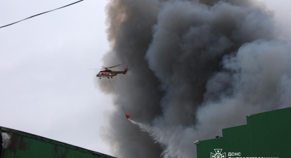 Росіяни обстріляли склади в Дніпрі /ДСНС України