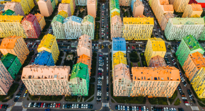 Строительство многоэтажных квартир в ЖК «Комфорт Таун». Украина, Киев. Вид с воздуха /Getty Images