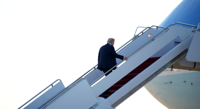 Президент США Дональд Трамп перед вылетом на Аляску, 15 августа 2025 года /Getty Images