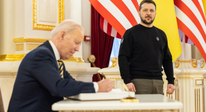 Україна та США підписали безпекову угоду. Зеленський називає її історичною. Чи це справді так? Спойлер: вона відрізняється від угод із Британією, Францією та Німеччиною /Офіс президента України