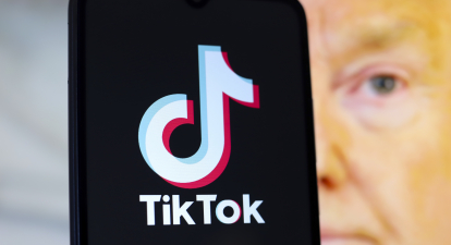 Доля соцмережі TikTok перебуває в руках обраного президента Дональда Трампа /Getty Images