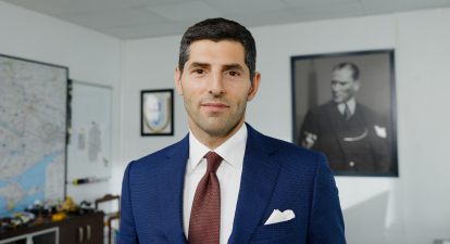 На початку нульових турецький бізнесмен Онур Четінджевіз відрядив племінника Емре Караахметоглу, який щойно закінчив Улудагський університет, досліджувати бізнес-клімат в Україні. /надано пресслужбою