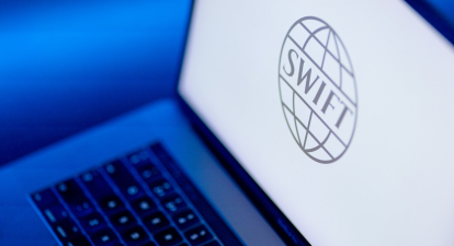 SWIFT запускає власний блокчейн, щоб конкурувати зі стейблкоїнами /Getty Images