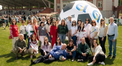 Amway team at Borodianka Sport School. Photo courtesy of Amwayʼs press service