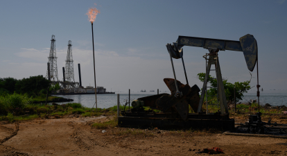 Нафтова вишка Petroleos de Venezuela SA (PDVSA) на озері Маракайбо, штат Зулія, Венесуела /Getty Images