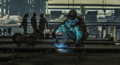 Дефицит рабочей силы и отключение электроэнергии больше всего препятствуют работе бизнеса – опрос ИЭИ /Getty Images