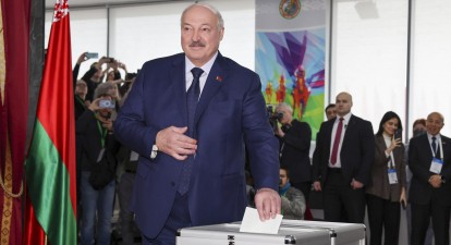 Олександр Лукашенко на виборчій дільниці в Мінську. 26 січня 2025 року /Getty Images