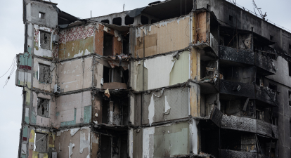 9 квітня 2022 року в Бородянці, Україна, зруйнований житловий будинок. Відступ росіян з міст під Києвом показав десятки загиблих мирних жителів і масштаб руйнувань від спроби Росії захопити столицю