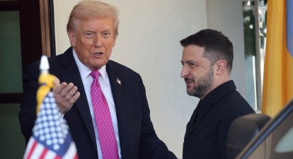 Дональд Трамп і Володимир Зеленський на порозі Білого дому. Вашингтон, 17 жовтня 2025 року /Getty Images