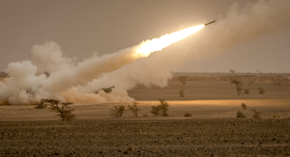США M142 High Mobility Artillery Rocket System (HIMARS) стріляють залпами під час військових навчань «Африканський лев» у регіоні Grier Labouihi на південному сході Марокко, 9 червня 2021 року /Getty Images