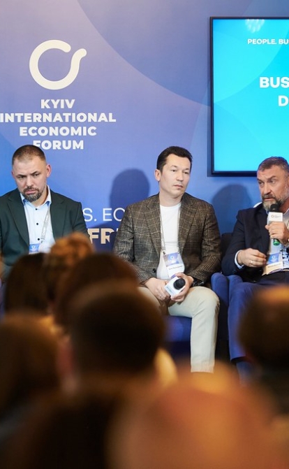 Представники українського бізнесу під час панельної дискусії «Стратегії бізнесу під час війни» на КМЕФ-2023 /пресслужба КМЕФ