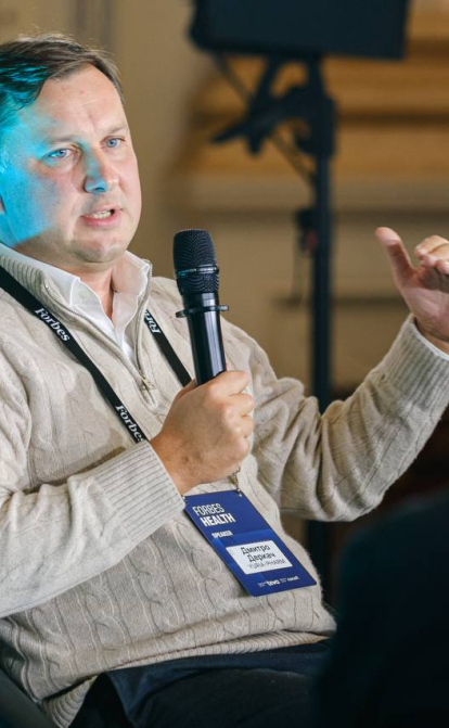 CEO Дмитро Деркач на форумі «Forbes Health» /Фото Forbes Ukraine