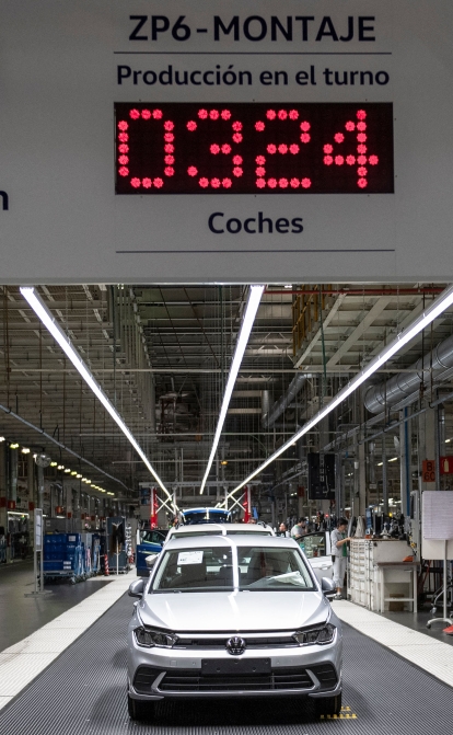 Продажи Volkswagen упали до 11-летнего минимума из-за нехватки чипов