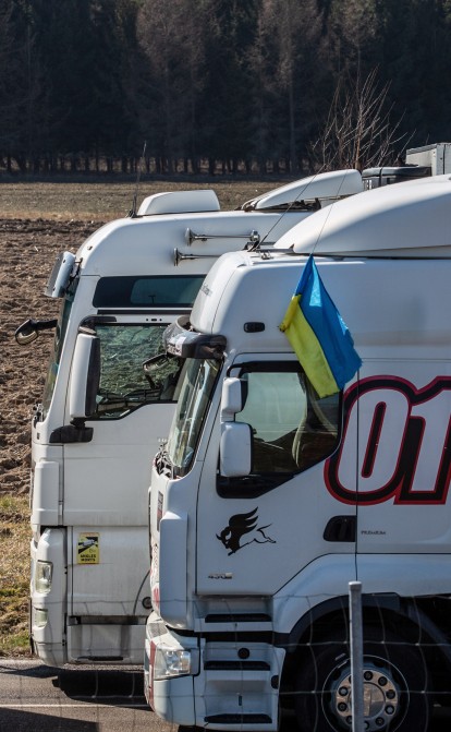 Грузовики на границе между Польшей и Украиной /Getty Images