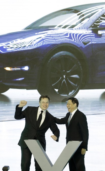 Пока остается на бумаге. Почему у Tesla проблемы с новой технологией производства батарей. Поясняет Reuters /Фото Getty Images