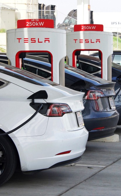 Прибуток Tesla впав майже на чверть у першому кварталі після зниження цін на автівки /Shutterstock