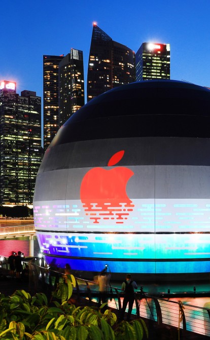 Новый флагманский магазин Apple на набережной Марина Бэй Сандс в Сингапуре /Getty Images