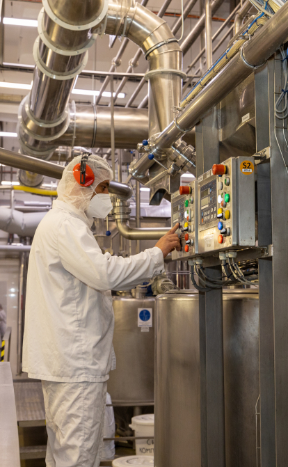 Сотні мільйонів гривень у виробництва та добробут команд. Nestlé продовжує інвестувати в Україну під час війни
