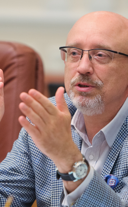 Скандал с продуктами для ВСУ: Минобороны заключило контракты с 8 поставщиками, Резников покажет документы на комитете Рады /Getty Images