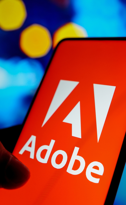 Adobe вслед за другими выпустила ИИ-генератор изображений. В чем его особенность? Рассказывает The Verge /Getty Images