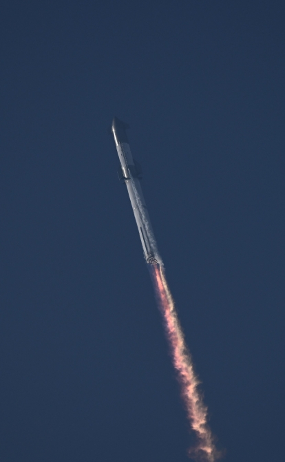 Starship от SpaceX взлетает со стартовой площадки в Бока-Чика, штат Техас, 20 апреля 2023 года. /Getty Images