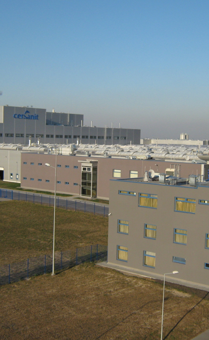 Завод із виробництва керамічної плитки під Звягелем на Житомирщині /група компаній "Основа"