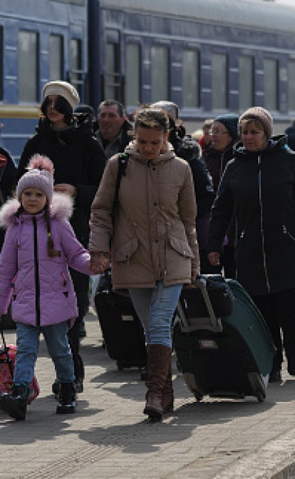 Переселенці на львівському вокзалі, 26 березня /Getty Images
