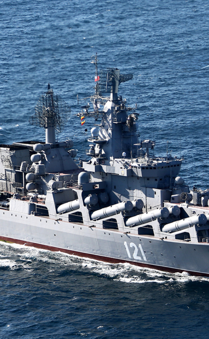 Затоплений крейсер «Москва» брав участь в операції біля острова Зміїний в Одеській області і, за українськими даними, саме цьому крейсеру сказали: «Русский военный корабль, иди на ***». /Wikipedia