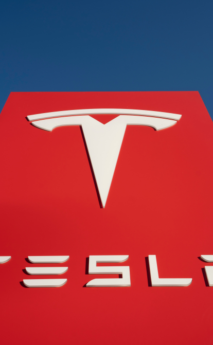 Акції Tesla стрімко падають після виступу Ілона Маска. Автовиробник може втратити $70 млрд капіталізації /Shutterstock