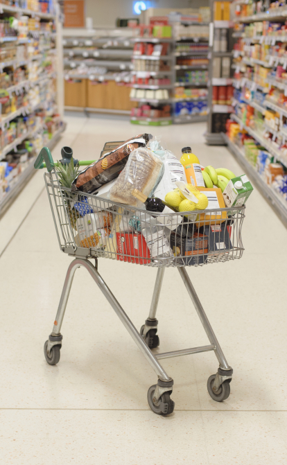 Супермаркеты на западе Украины увеличили продажи на 50–100%. Почему они не смогли на этом сильно заработать /Фото Getty Images
