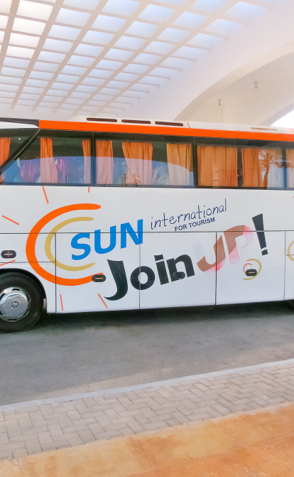 В поисках туриста. Украинский туристический рынок рухнул. Join UP!, «Поехали с нами» и другие учились продавать туры в соседних странах. Результаты экспансии /Shutterstock