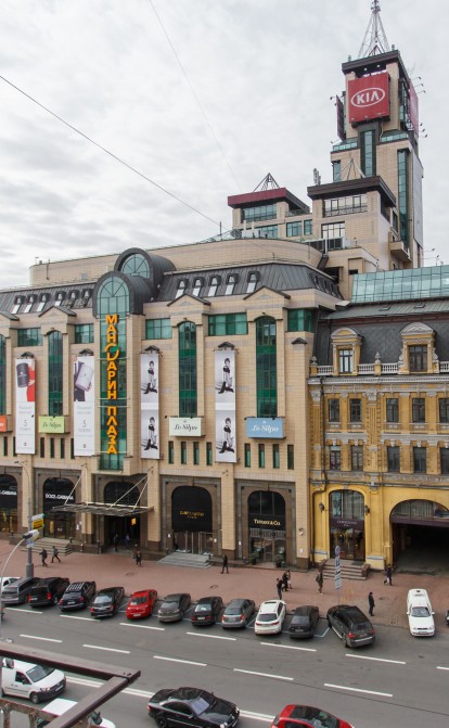 Mandarin Plaza /Shutterstock