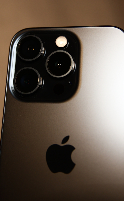 Apple почав продавати iPhone 15 в Китаї із знижкою через падіння попиту /Getty Images
