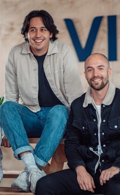 Чет Фланаган, Калеб Бернабе (гендиректор) і Том Авант, співзасновники онлайн-платформи для продажу автомобілів Vinn. Фото VINN AUTO