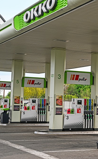 ОККО, заправка ОККО /Getty Images