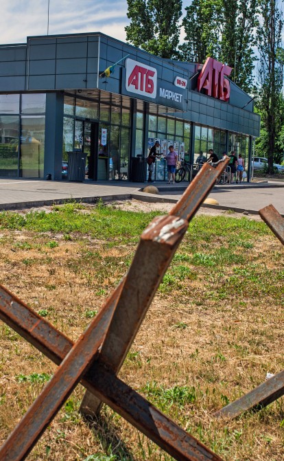 «Сільпо», АТБ и VARUS закрыли почти все магазины в Донецкой области. Как ритейлеры доставляют еду в прифронтовые города /Фото Getty Images