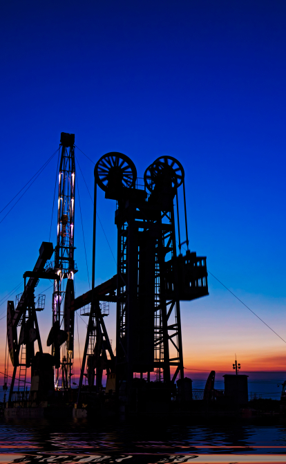 Новый удар по сектору. Россия повысила налоги для нефтегазовых компаний после введения G7 ценового предела /Shutterstock