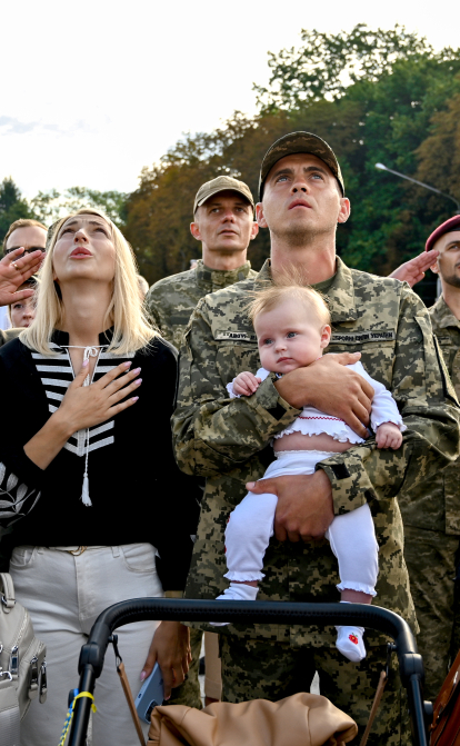 Народжуваність в Україні через війну наближається до світового антирекорду – WSJ /Getty Images