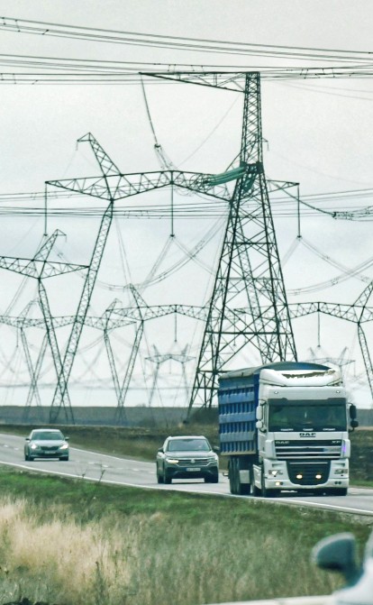 Электрические сети возле Кропивницкого, Кировоградская область, 14 апреля 2022 г. /Getty Images