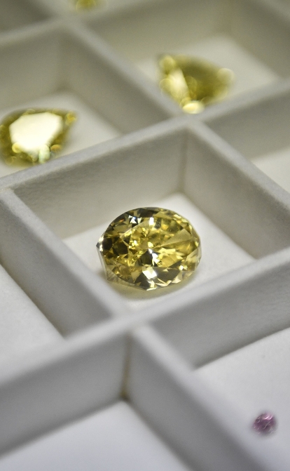 ЄС запровадив санкції проти найбільшої російської алмазовидобувної компанії /Getty Images