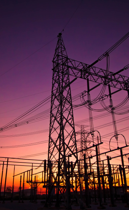 Україна шукає запчастини для ремонту пошкодженої енергосистеми, веде переговори з General Electric – WSJ /Shutterstock