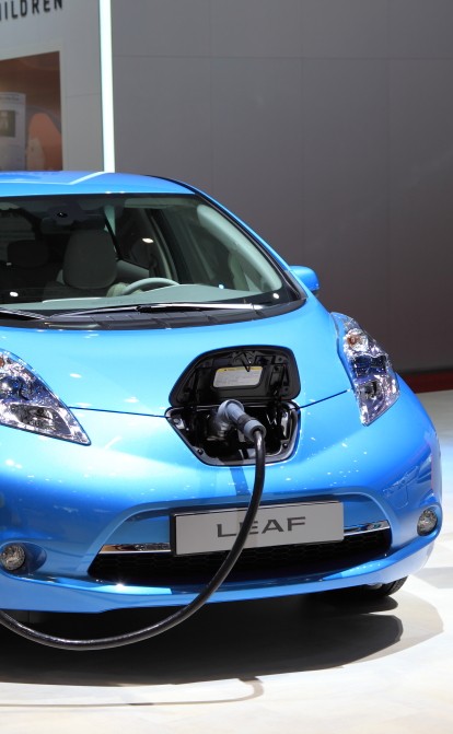 Найпопулярнішим легковим електрокаром в Україні у липні залишається Nissan Leaf (287 машин). /Shutterstock