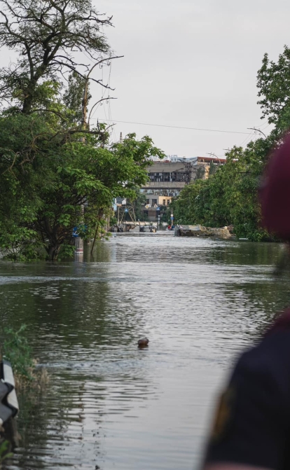 В Херсонской области подтоплены 29 населенных пунктов из-за подрыва Каховской ГЭС, эвакуировано более 1560 человек /Facebook ГСНС, Павло Петров